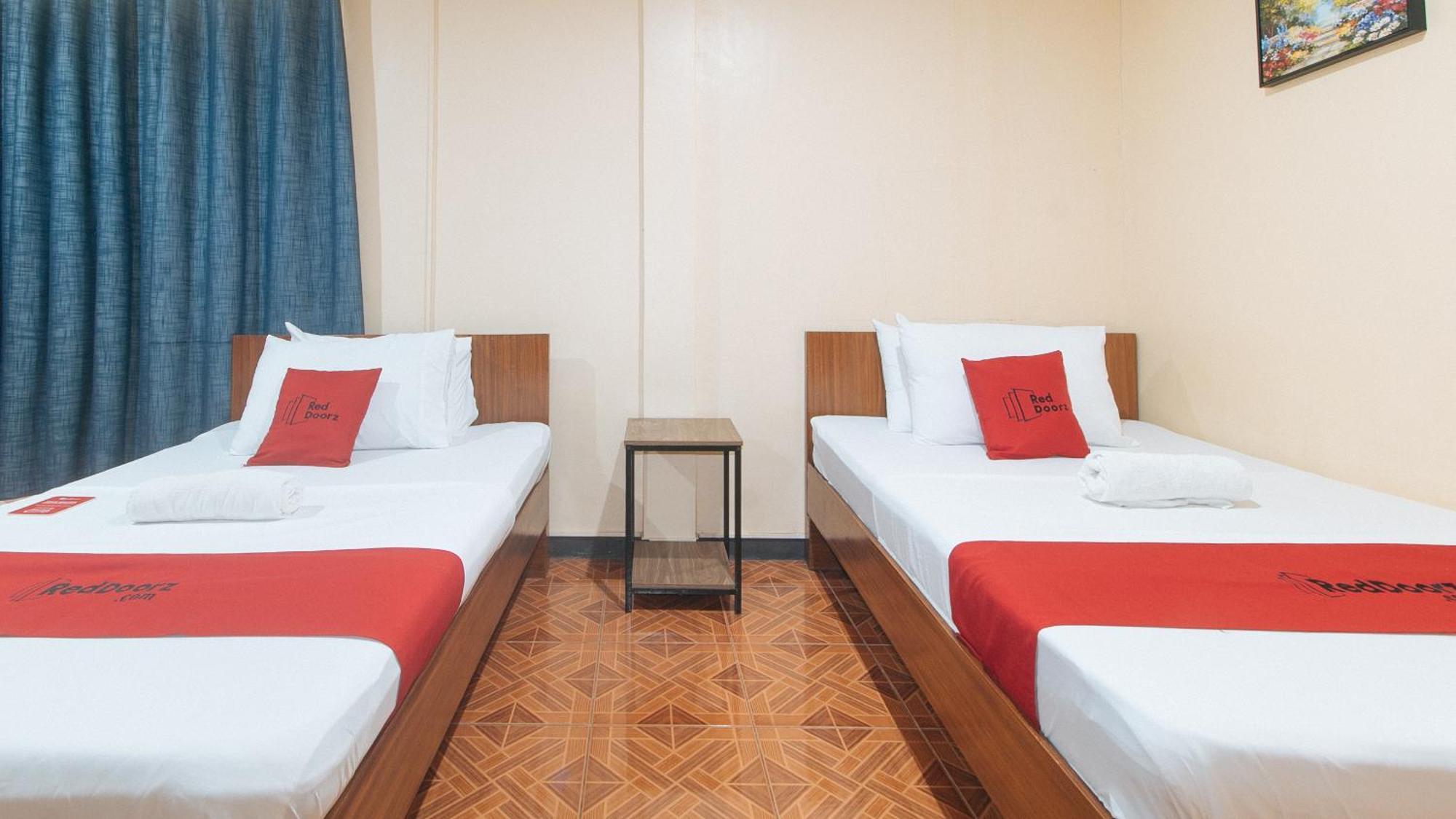 Reddoorz At Nirvana Pension House Bacolod Exterior photo